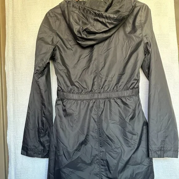 North Face Rissy Light Weight Windbreaker Jacket - Picture 6 of 9